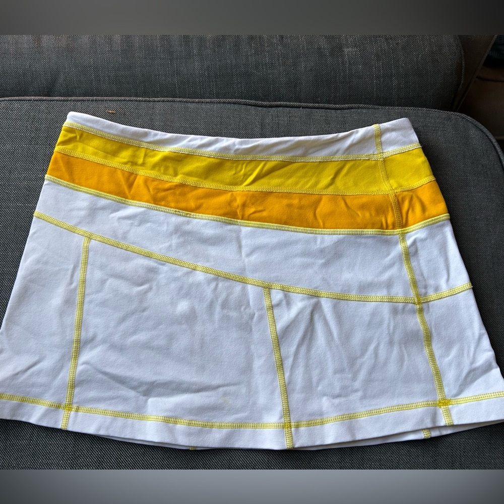 Lululemon vintage reversible skirt yellow and white. Size 8. Great condition